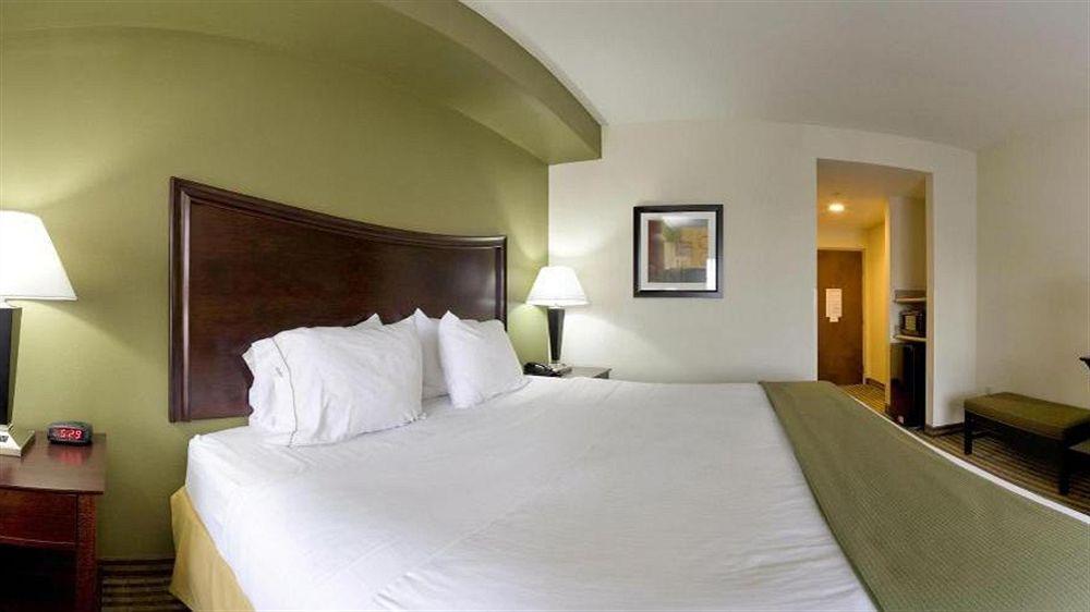 Holiday Inn Express Hotel & Suites Biloxi- Ocean Springs By Ihg Exterior photo