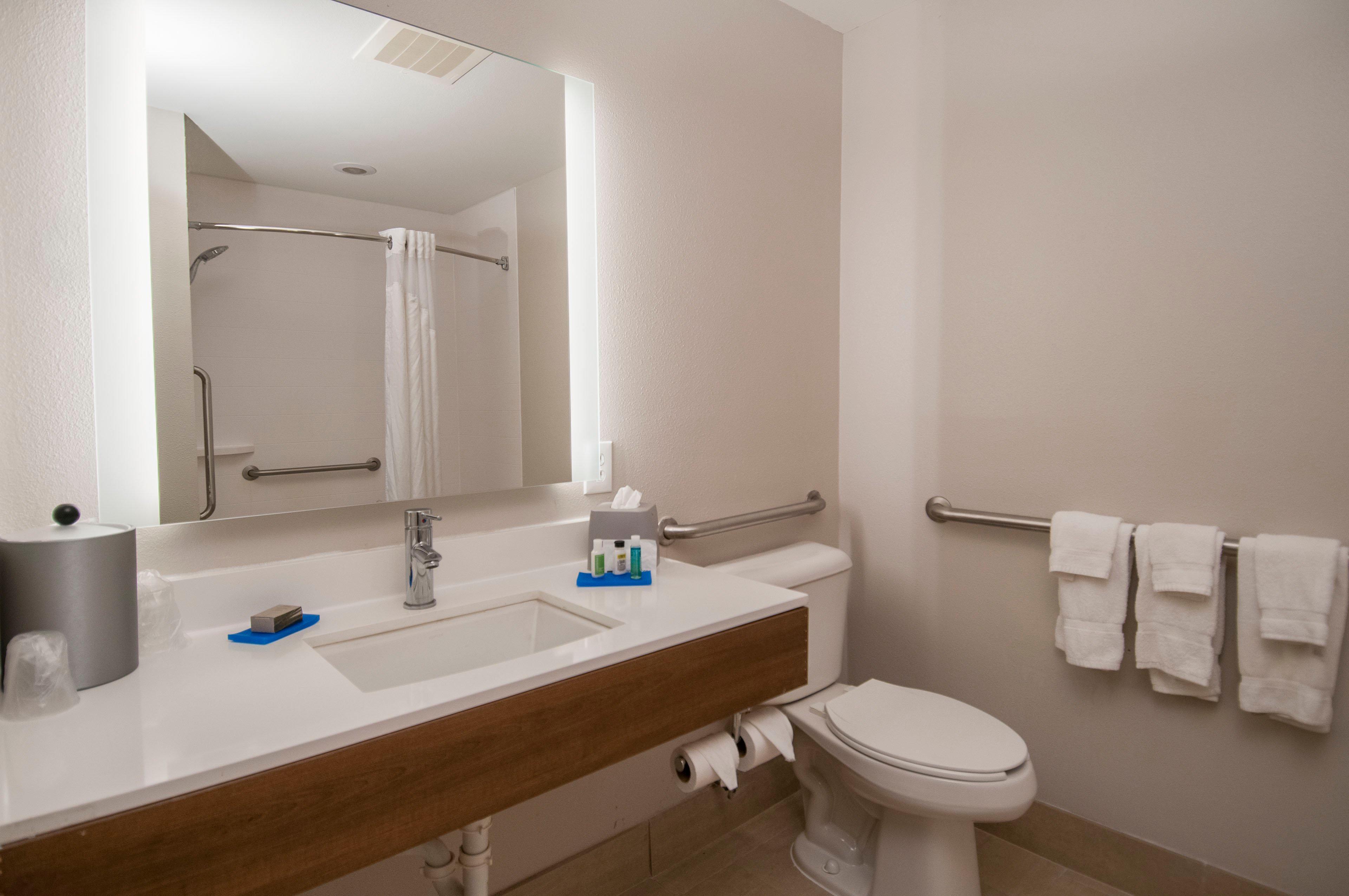 Holiday Inn Express Hotel & Suites Biloxi- Ocean Springs By Ihg Exterior photo