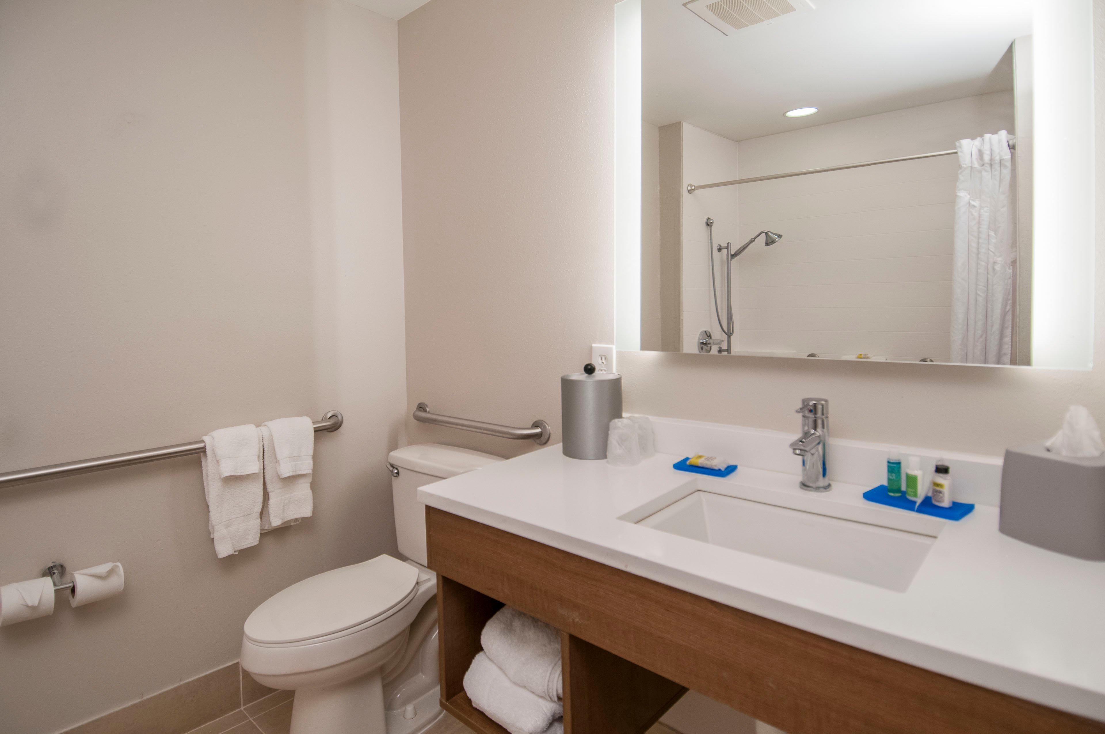 Holiday Inn Express Hotel & Suites Biloxi- Ocean Springs By Ihg Exterior photo