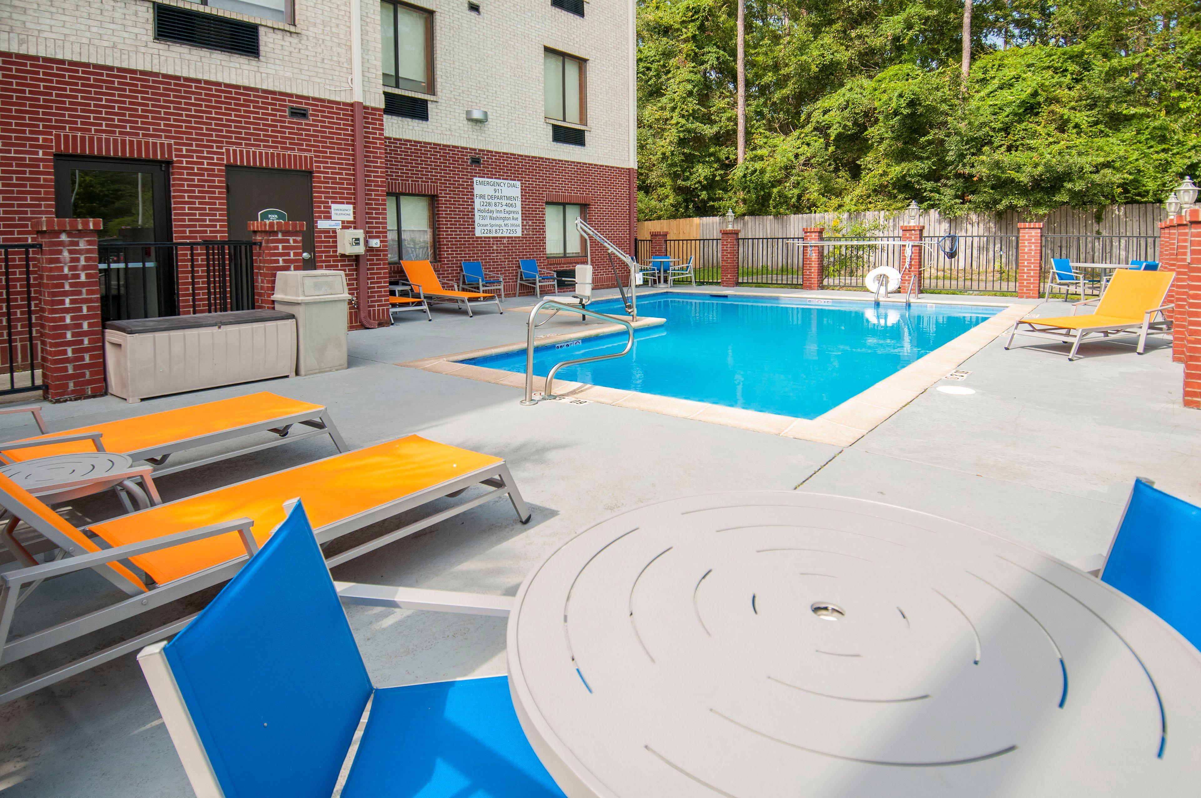 Holiday Inn Express Hotel & Suites Biloxi- Ocean Springs By Ihg Exterior photo