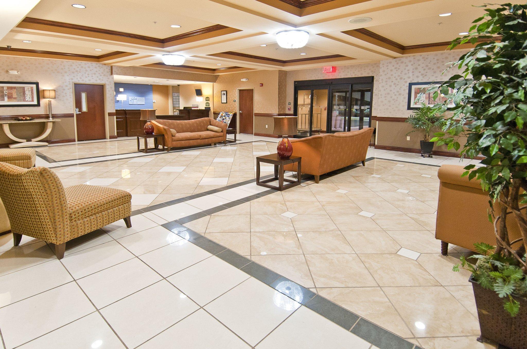 Holiday Inn Express Hotel & Suites Biloxi- Ocean Springs By Ihg Exterior photo
