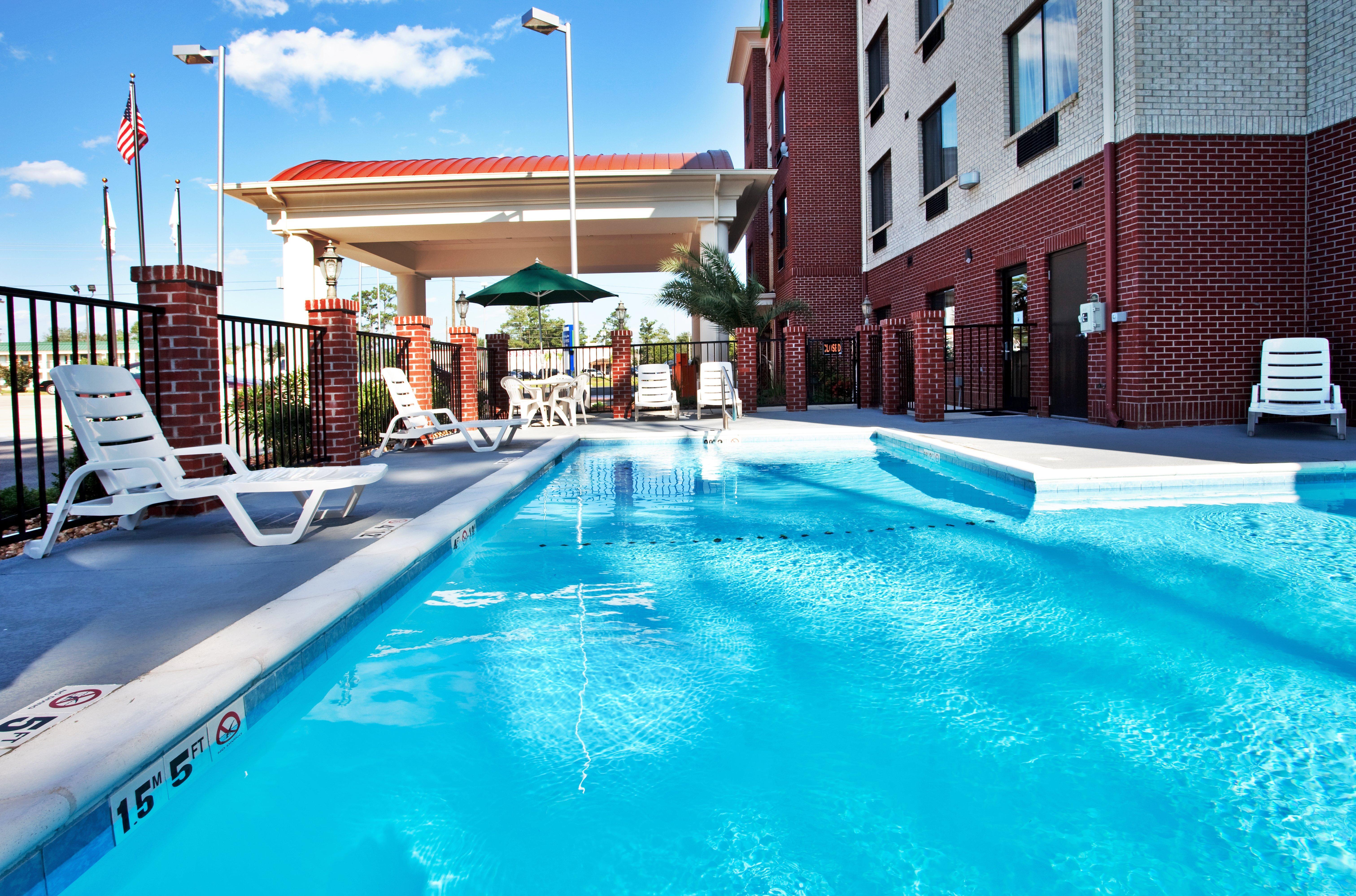 Holiday Inn Express Hotel & Suites Biloxi- Ocean Springs By Ihg Exterior photo
